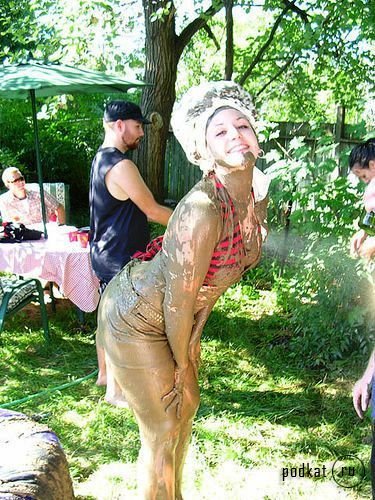 Ежегодный праздник "Mud Day" в Вестленде Ежегодный праздник "Mud Day" в Вестленде