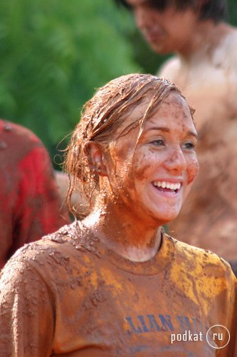 Ежегодный праздник "Mud Day" в Вестленде Ежегодный праздник "Mud Day" в Вестленде