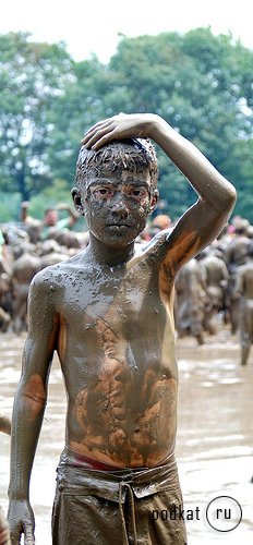 Ежегодный праздник "Mud Day" в Вестленде Ежегодный праздник "Mud Day" в Вестленде