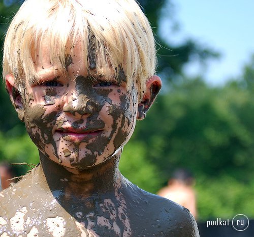Ежегодный праздник "Mud Day" в Вестленде Ежегодный праздник "Mud Day" в Вестленде