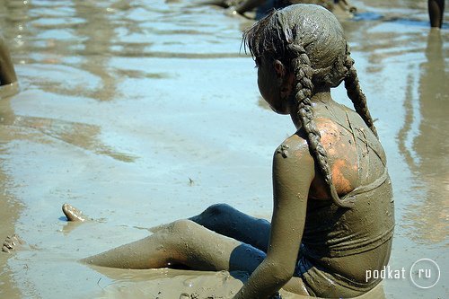 Ежегодный праздник "Mud Day" в Вестленде Ежегодный праздник "Mud Day" в Вестленде