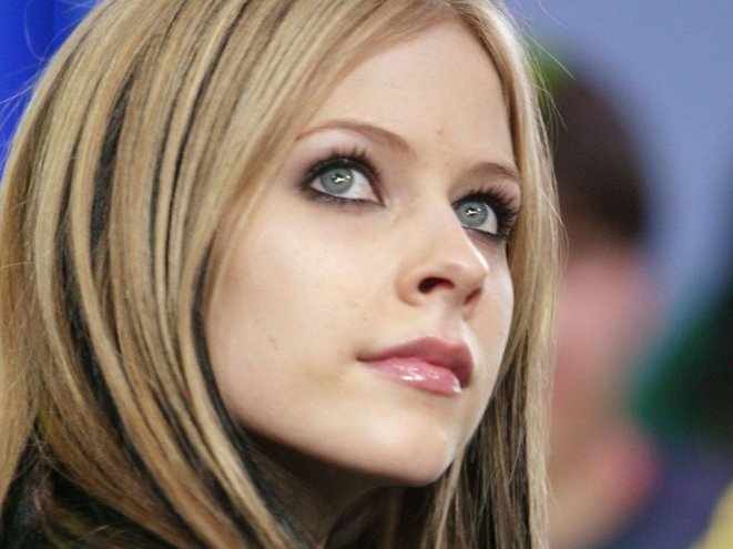     - Avril Lavigne HD Wallapers