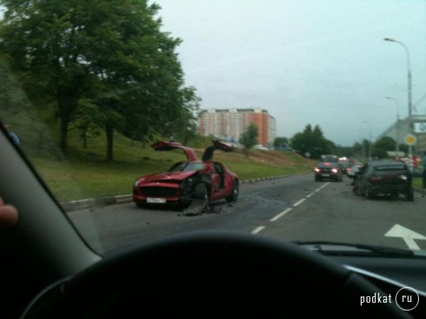     Mercedes SLS AMG