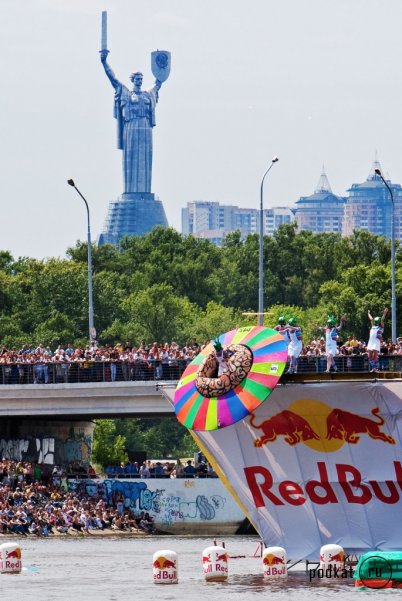 "Red Bull Flugtag" -  ,  