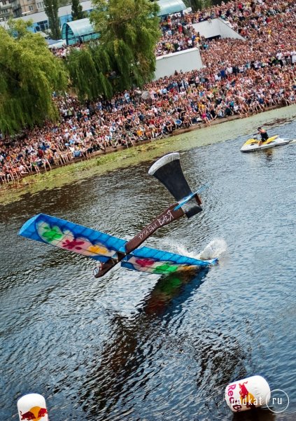 "Red Bull Flugtag" -  ,  