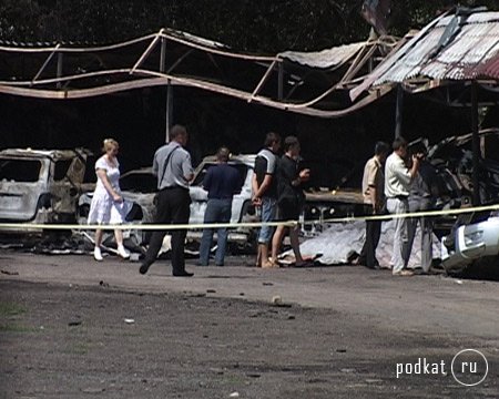 В Харькове на автостоянке прогремел взрыв: сгорели 11 автомобилей