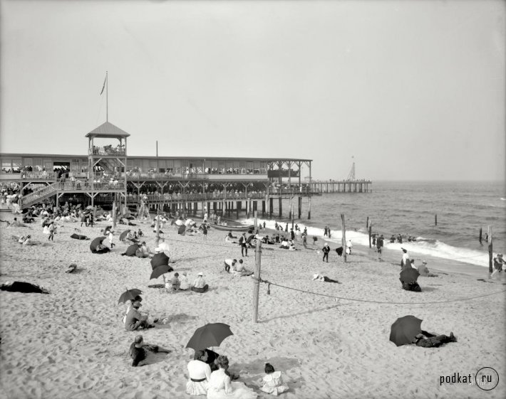 На пляже 100 лет тому назад