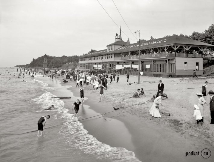 На пляже 100 лет тому назад