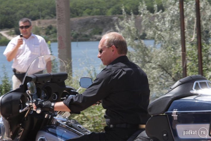 Владимир Путин посетил слет байкеров в Севастополе
