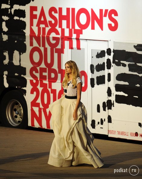 -    Fashion's Night Out
