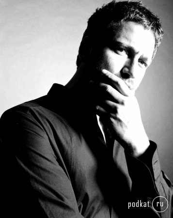 Gerard Butler /   