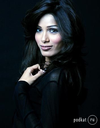   / Freida Pinto