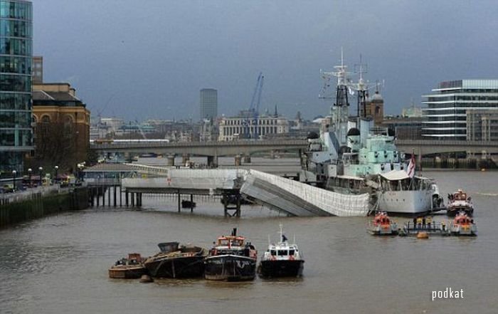 Происшествие на реке Темза