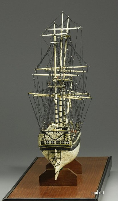 Необычное хобби: модели кораблей... из человеческих костей