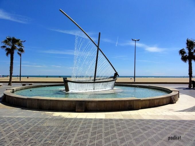 Необычный фонтан в Испании