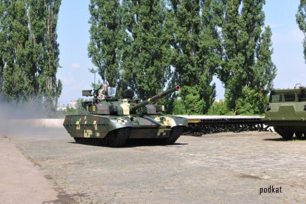 Украина представила Таиланду первый серийный танк "Оплот" нового поколения