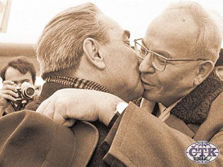 10 любопытных фактов про поцелуи Брежнева
